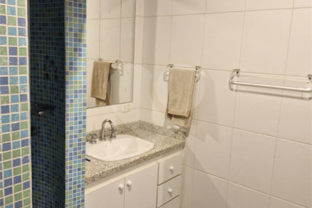 Sobrado à venda com 4 suítes em Alto de Pinheiros, São Paulo, SP