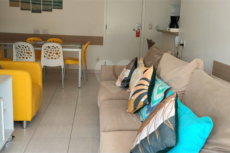 Apartamento à venda com 2 quartos, sendo 1 suíte,  em Riviera de São Lourenço, Bertioga, SP
