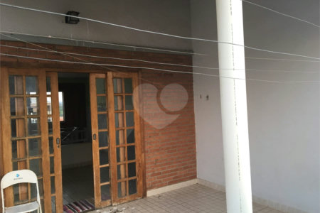Casa à venda com 3 quartos, sendo 1 suíte, em Jardim Santa Efigênia, Salto, SP