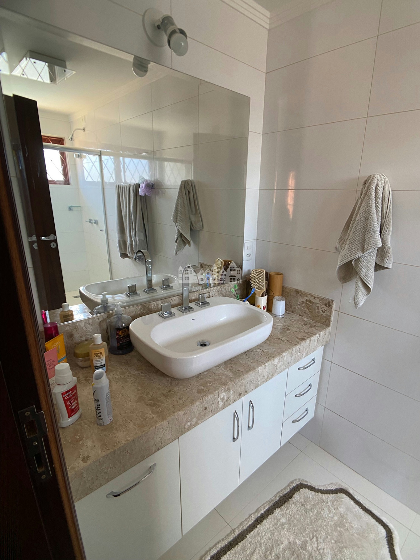 Casa à venda com 3 quartos, sendo 1 suíte, com vista deslumbrante em Recreio Maristela, Atibaia