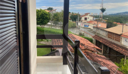 Sobrado à venda com 3 quartos, sendo 1 suíte,  em Vila Suissa, Mogi das Cruzes, SP