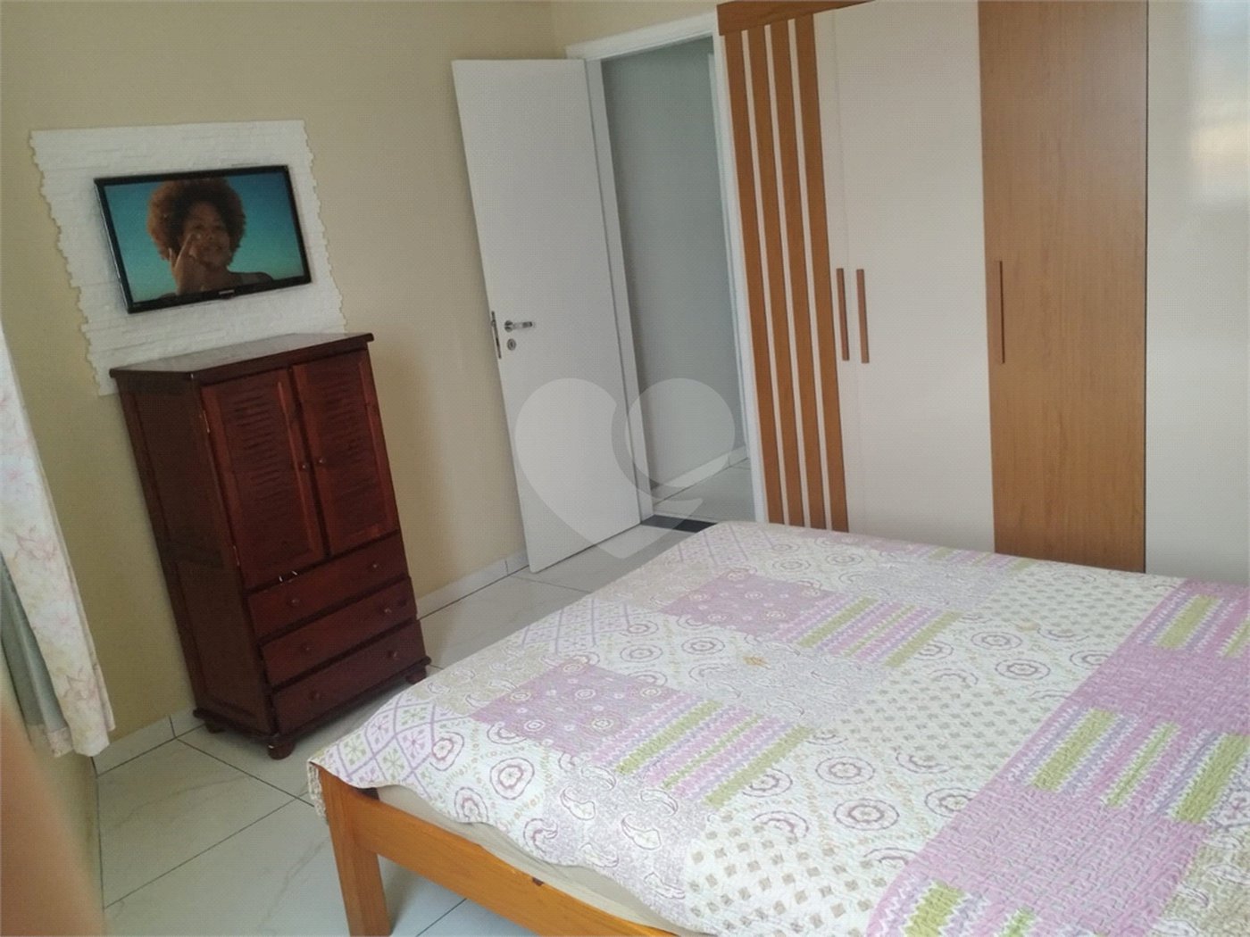 Apartamento à venda com 2 quartos em Maracanã, Praia Grande, SP