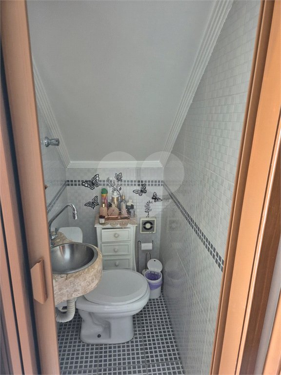 Sobrado à venda com 2 quartos, sendo 1 suíte, em Vila Nivi, São Paulo, SP
