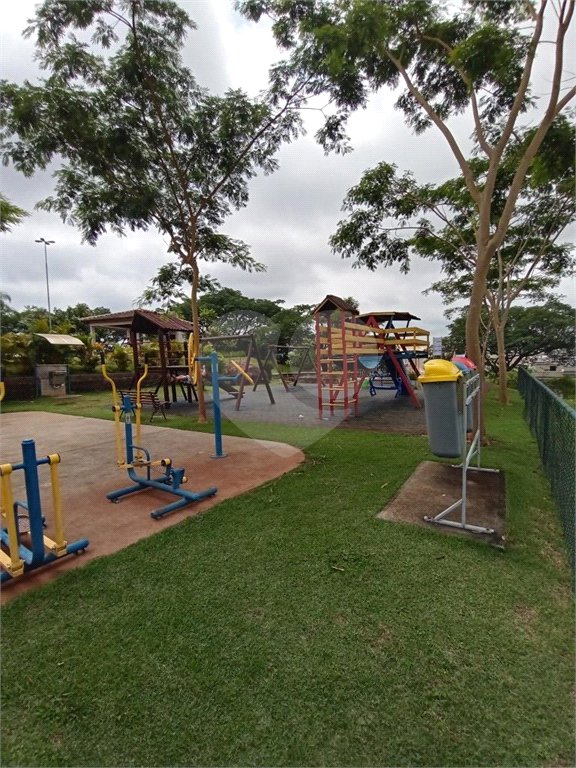 Casa à venda com 4 quartos, sendo 2 suítes, no condomínio Residencial Parque Esplanada, Votorantim - SP