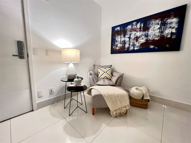 Apartamento à venda com 2 quartos, sendo 1 suíte,  em Campo Belo, São Paulo, SP