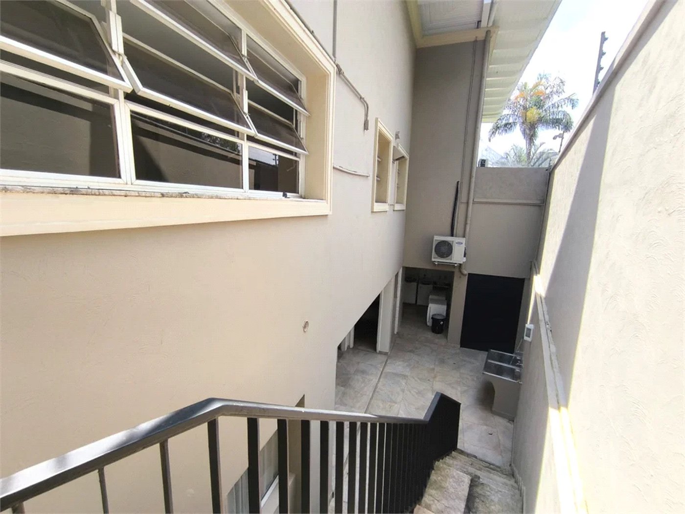 Casa à venda com 5 quartos, sendo 4 suítes, em Cidade Jardim, São Paulo, SP
