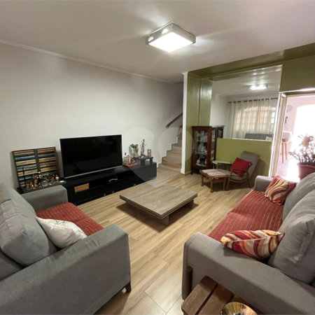 Sobrado à venda com 2 quartos, sendo 1 suíte, em Vila Basileia, São Paulo, SP