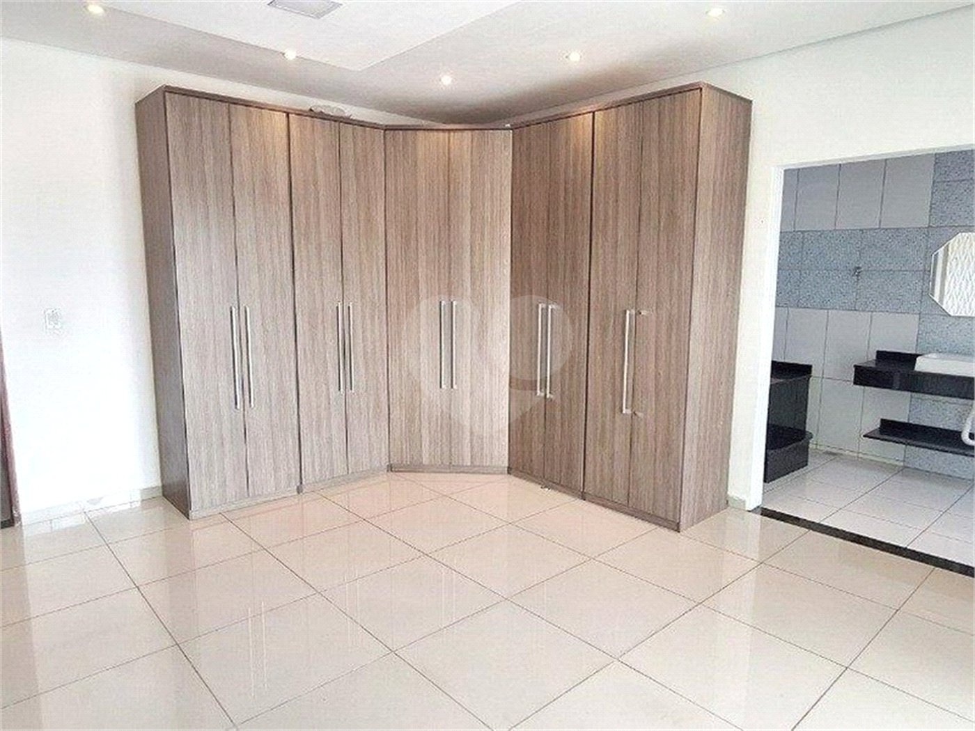 Casa à venda com 3 quartos, sendo 1 suíte, em Jardim dos Pássaros, Sorocaba, SP