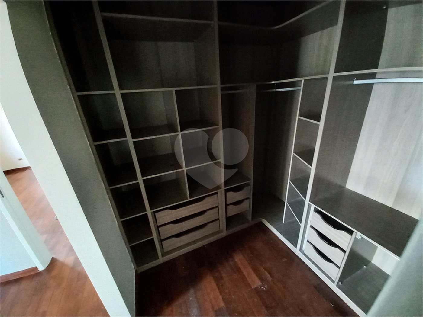 Sobrado à venda com 3 quartos, sendo 1 suíte, em Lar São Paulo, São Paulo, SP
