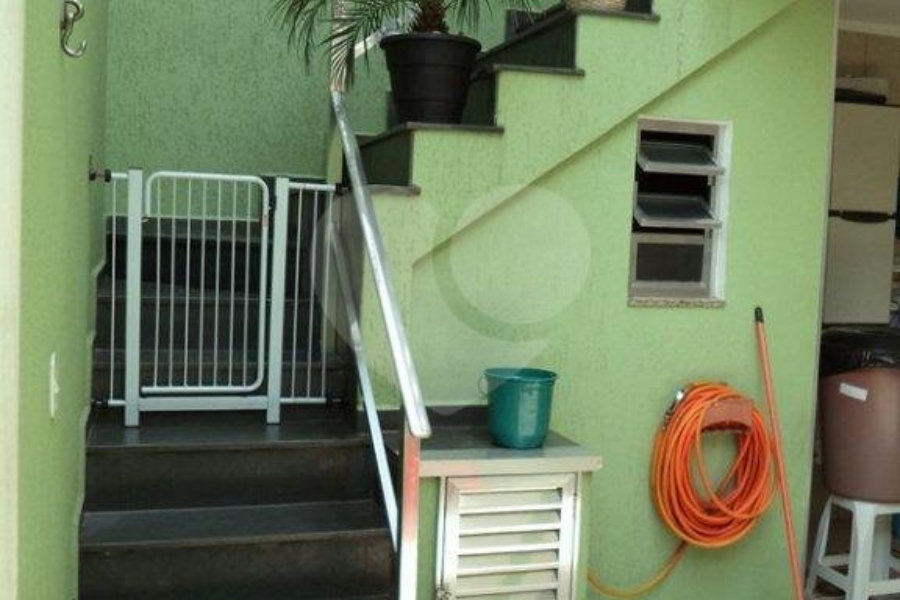 Sobrado à venda com 4 quartos, sendo 1 suíte,  em Parque Edu Chaves, São Paulo, SP