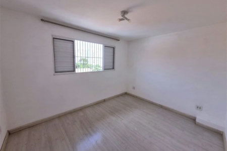 Sobrado à venda com 3 quartos, sendo 2 suítes,  em Jardim Ester Yolanda, São Paulo, SP