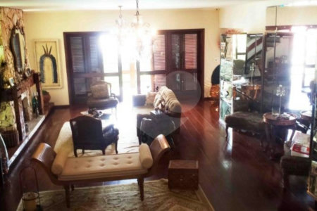 Sobrado à venda com 4 quartos, sendo 2 suítes, em Alto da Boa Vista, São Paulo, SP