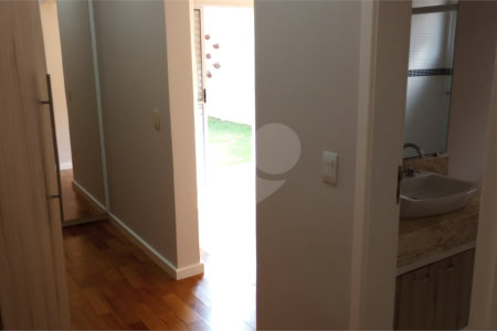 Casa à venda com 3 suítes no condomínio Picollo, Louveira - SP