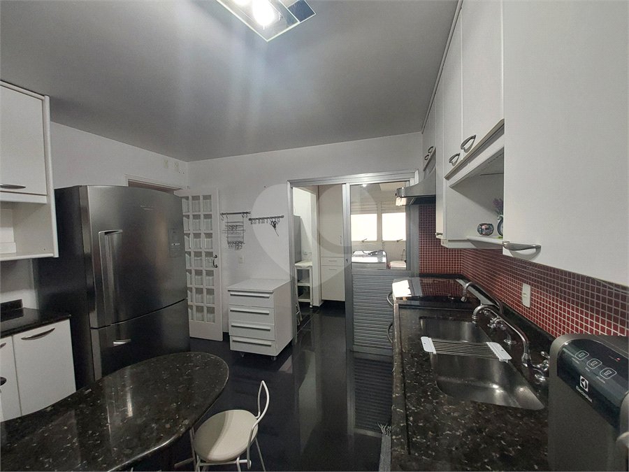 Apartamento à venda com 3 quartos, sendo 2 suítes,  em Cidade São Francisco, São Paulo, SP