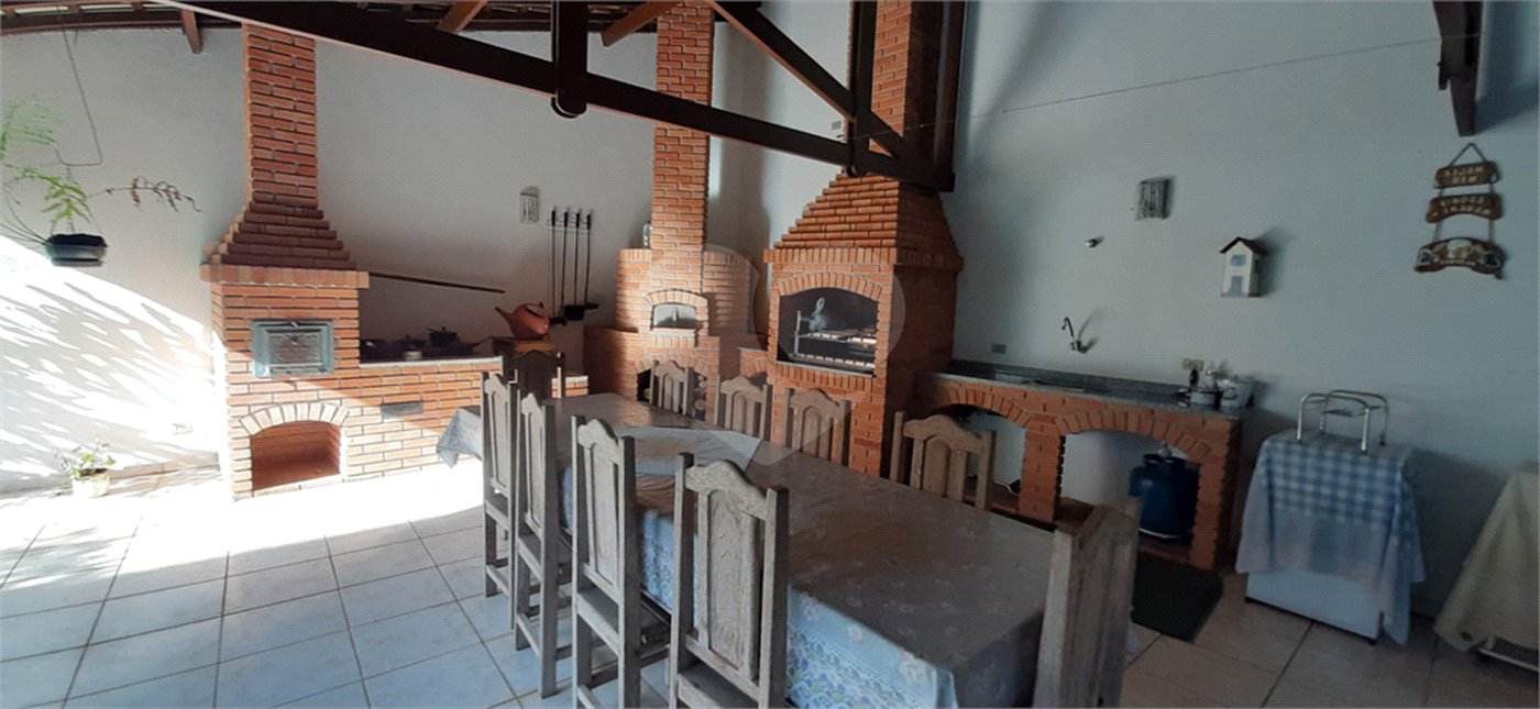 Casa à venda com 3 quartos, sendo 1 suíte, no condomínio Sausalito, Mairiporã - SP