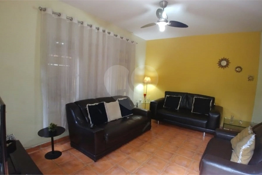 Sobrado à venda com 3 quartos, sendo 1 suíte,  em Tremembé, São Paulo, SP