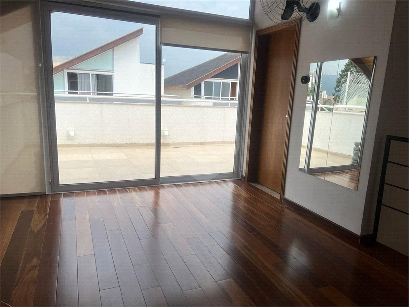 Casa à venda com 4 quartos, sendo 3 suítes,  no condomínio Residencial Toscana, Mogi das Cruzes - SP