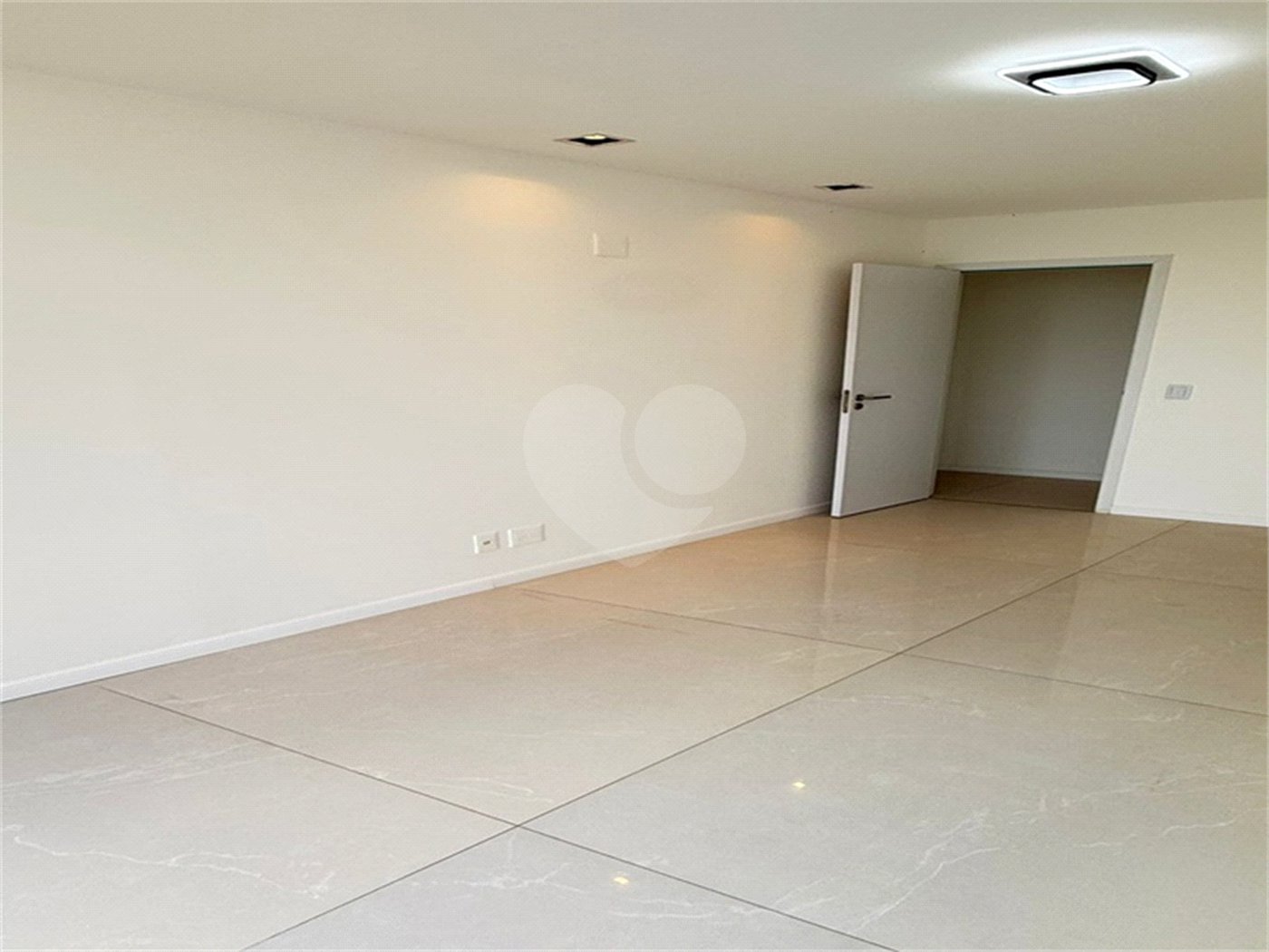 Apartamento à venda com 3 quartos, sendo 1 suíte,  em Recreio dos Bandeirantes, Rio de Janeiro, RJ