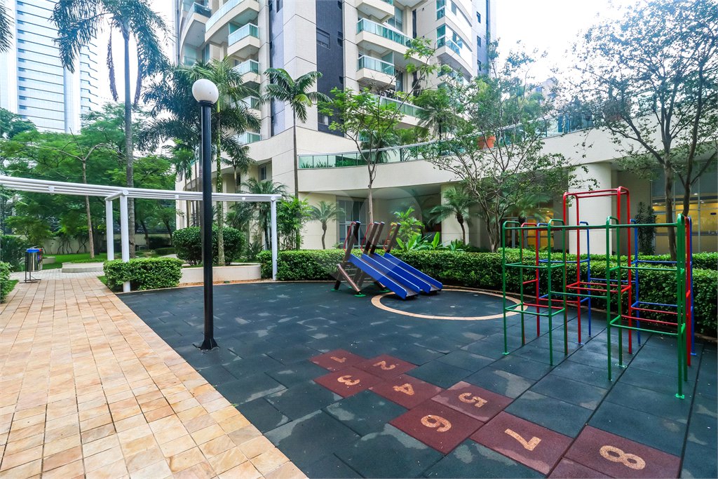 Apartamento à venda com 3 suítes em Cidade Monções, São Paulo, SP