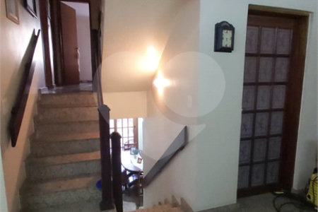 Sobrado à venda com 7 quartos, sendo 2 suítes, em Jardim Marajoara, São Paulo, SP
