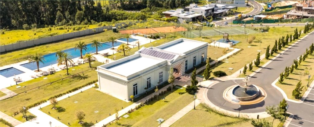 Terreno à venda no condomínio Villa dos Pinheiros, Indaiatuba - SP