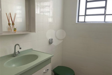 Sobrado à venda com 3 quartos, sendo 1 suíte,  em Parque Maria Domitila, São Paulo, SP