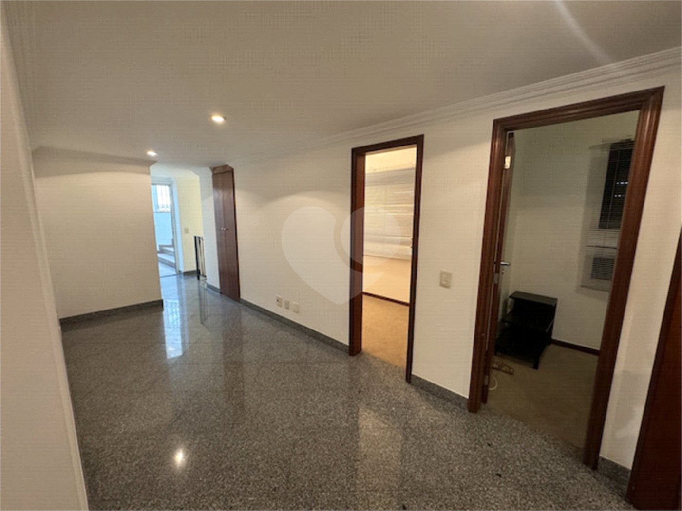 Cobertura à venda ou para alugar com 5 quartos, sendo 4 suítes, em Santo Amaro, São Paulo, SP