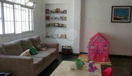 Casa à venda com 3 quartos, sendo 1 suíte,  em Vila Mariana, São Paulo, SP