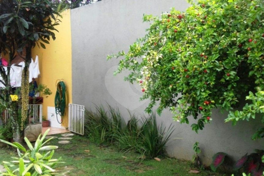 Sobrado à venda com 3 quartos, sendo 1 suíte, em Tremembé, São Paulo, SP