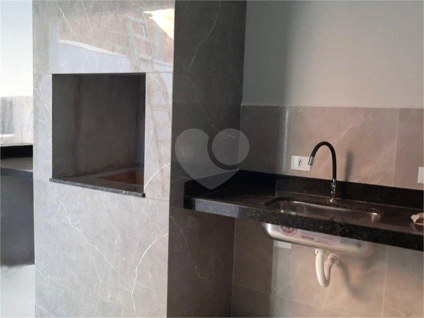 Casa à venda com 3 quartos, sendo 1 suíte, no condomínio Horto Florestal Villagio, Sorocaba - SP
