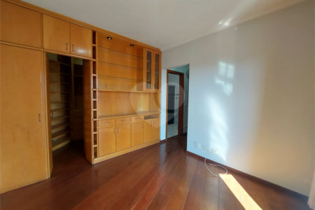 Apartamento à venda com 3 quartos, sendo 1 suíte, em Parque São Domingos, São Paulo, SP