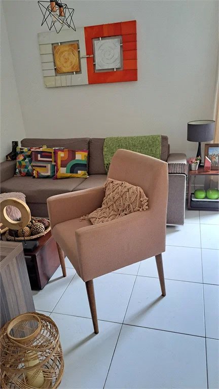 Casa à venda com 3 quartos, sendo 1 suíte, no condomínio Moradas do Horto, São Paulo - SP