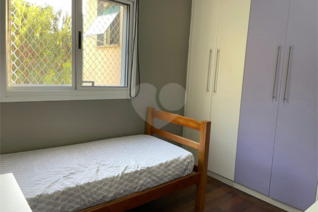Casa à venda com 3 quartos, sendo 1 suíte, no condomínio Residencial Via Veneto, São Paulo - SP