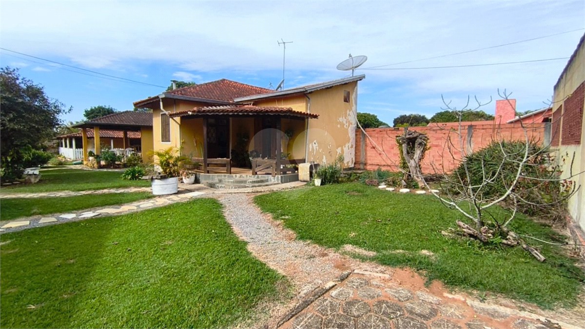 Chácara à venda com 4 quartos, sendo 1 suíte,  em Vale San Fernando, Itapetininga, SP