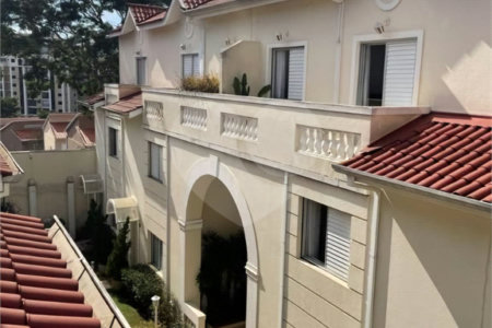 Casa à venda com 3 quartos, sendo 1 suíte, no condomínio Villas de São Francisco, São Paulo - SP