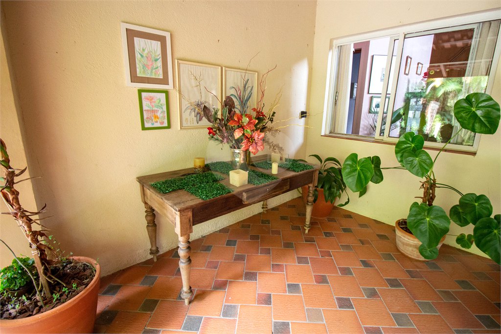 Chácara à venda com 4 quartos, sendo 2 suítes, em Vila Santa Rita, São Roque, SP