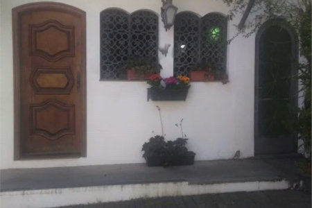EXCELENTE OPORTUNIDADE - Casa térrea