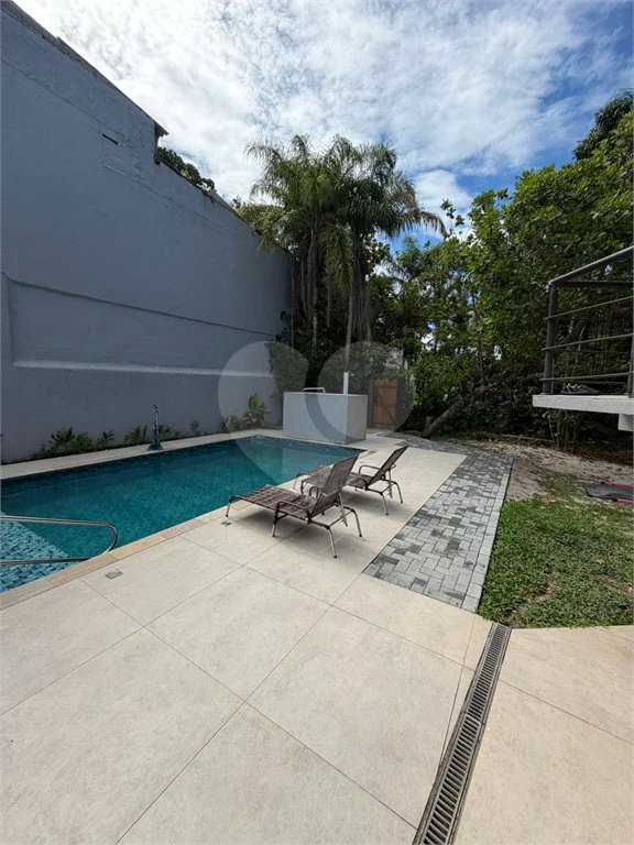 Casa à venda com 6 quartos, sendo 3 suítes, em Costa do Sol, Bertioga, SP