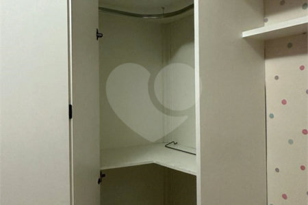 Apartamento MOBILIADO à venda. ÓTIMA OPORTUNIDADE!