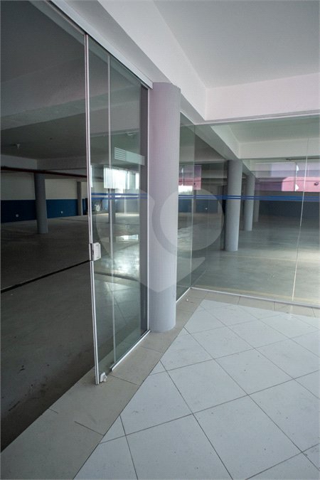 Lindo Salão Comercial para locação com 924m2 no Centro de Atibaia