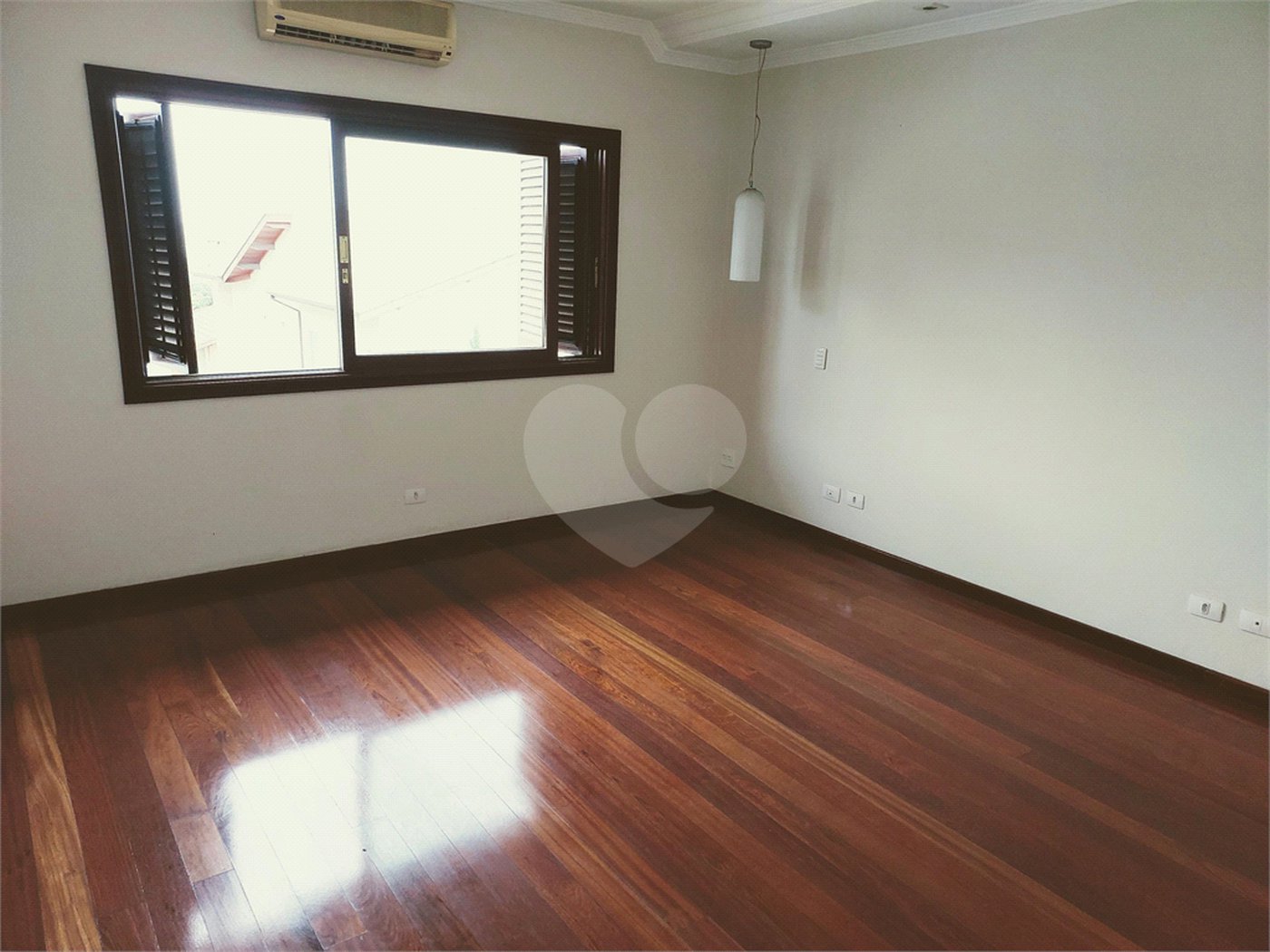 Casa à venda com 3 suítes no condomínio Chácara Francesa, São Paulo - SP