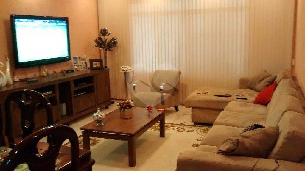Casa à venda com 3 quartos, sendo 1 suíte, no condomínio Travessa Soldado Oscar Ribeiro Sampaio,8, São Paulo - SP