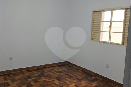 Casa à venda com 4 quartos, sendo 1 suíte, em Bosque dos Eucaliptos, São José dos Campos, SP