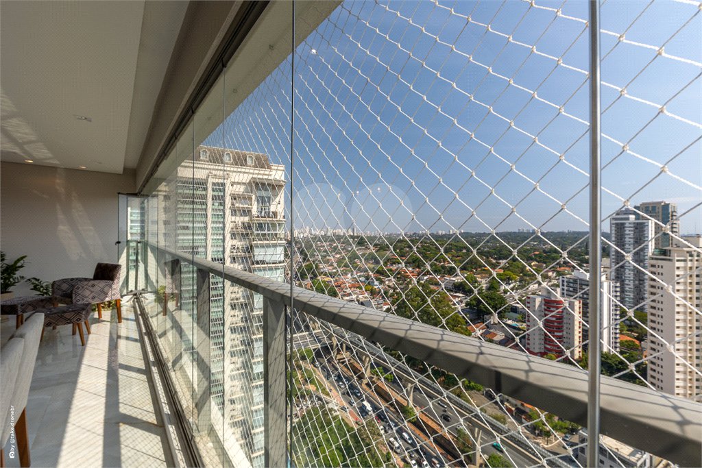 Apartamento à venda com 4 quartos, sendo 2 suítes, em Campo Belo, São Paulo, SP