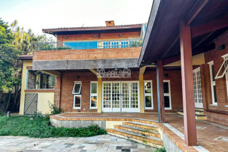 Casa à venda com 4 suítes em Vila Petrópolis, Atibaia, SP