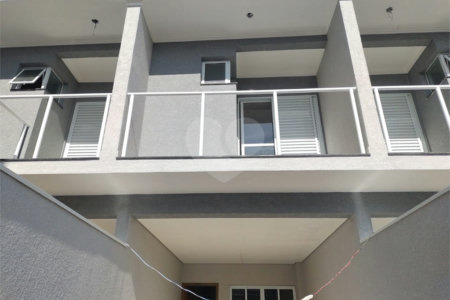 Sobrado à venda com 3 quartos, sendo 1 suíte,  em Campo Grande, São Paulo, SP