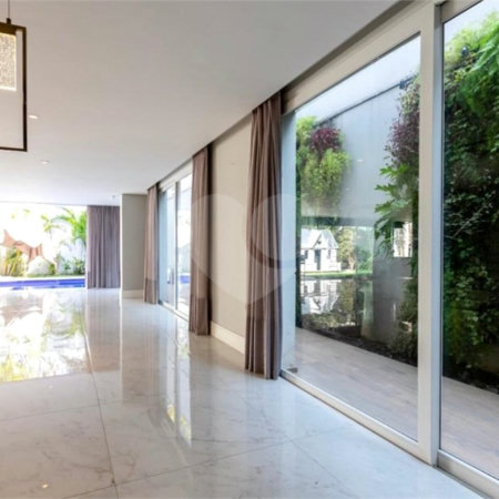 Casa à venda com 4 suítes no condomínio Hípica Garden, São Paulo - SP