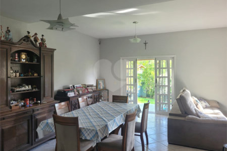Casa à venda com 3 quartos, sendo 1 suíte, em Itapetinga, Atibaia, SP