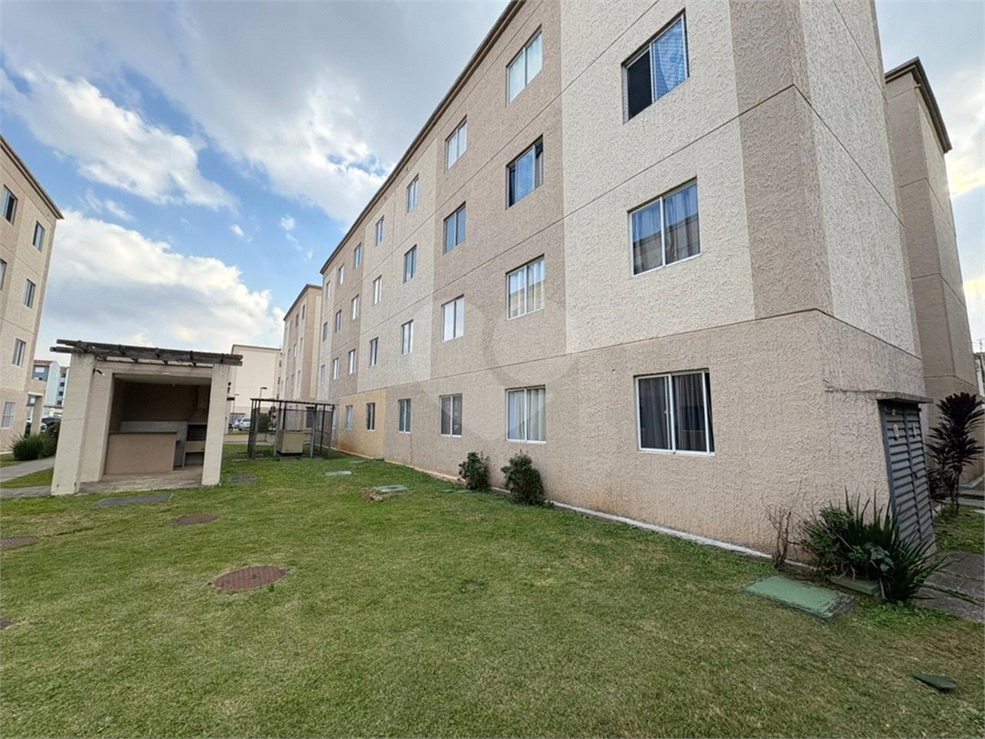 Apartamento à venda com 2 quartos em Parque Santa Rosa, Suzano, SP
