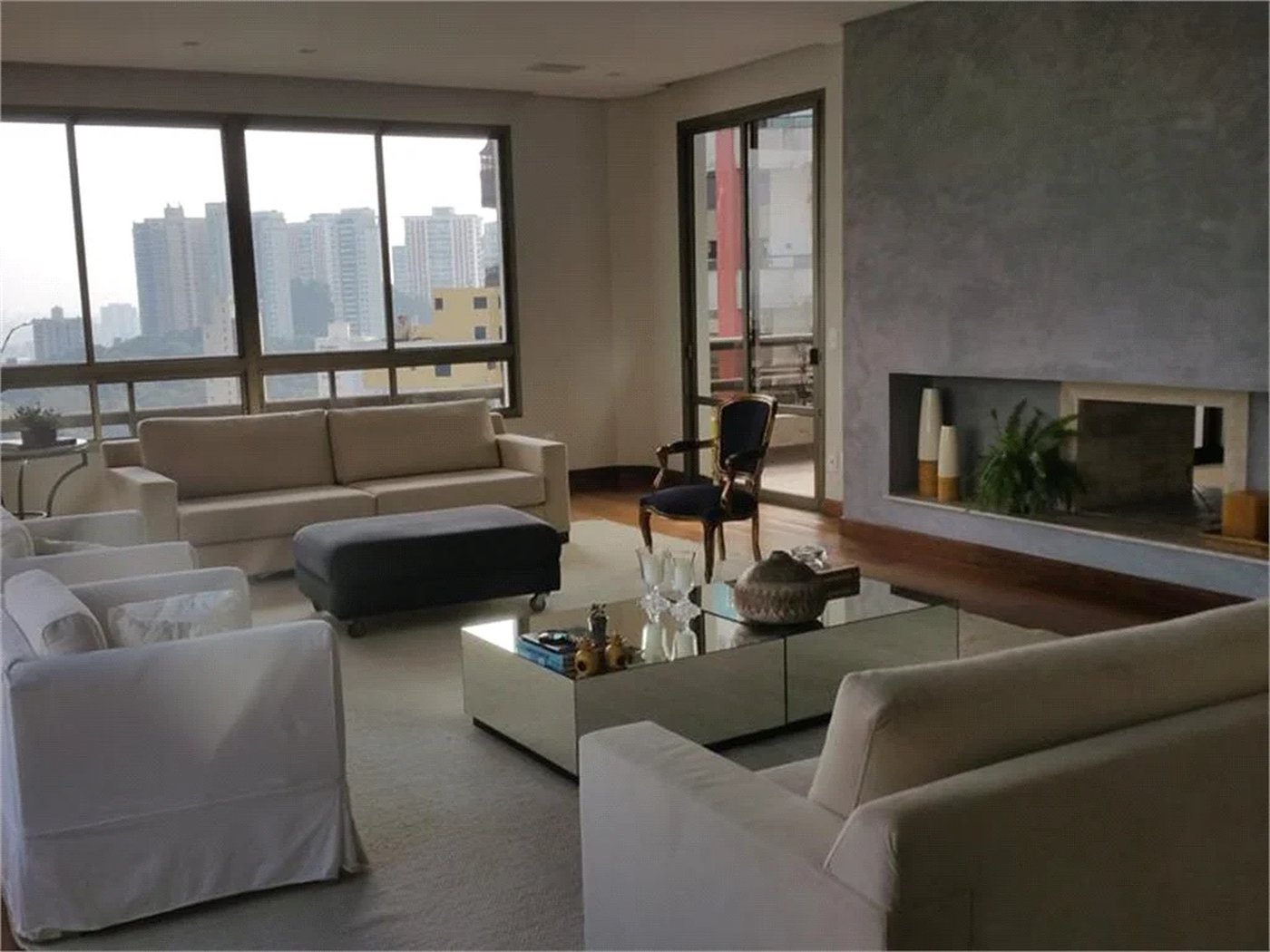 Apartamento à venda ou para alugar com 4 suítes em Vila Suzana, São Paulo, SP